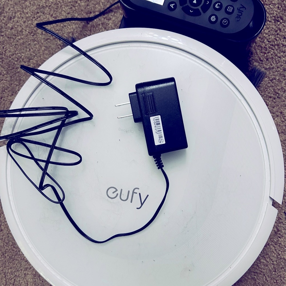 Eufy Robo Vacuum LIKE NEW